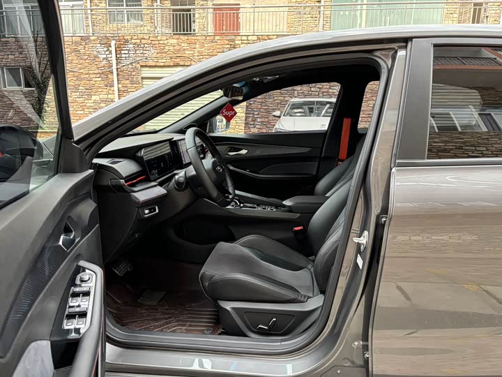 Фото 7 - Geely Binrui