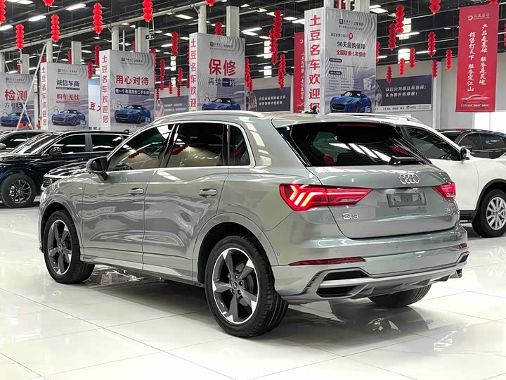 Фото 4 - Audi Q3