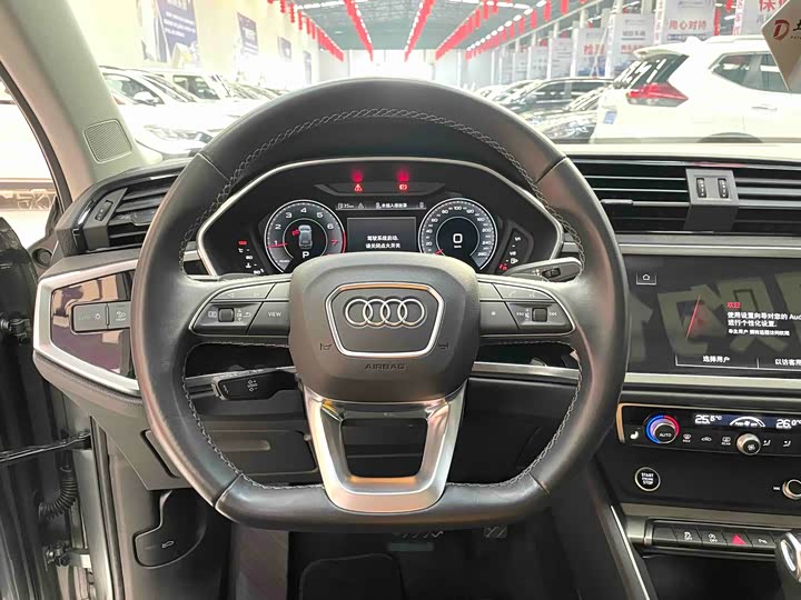 Фото 7 - Audi Q3