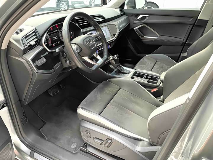 Фото 8 - Audi Q3