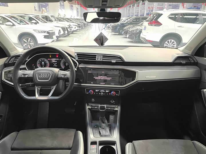 Фото 9 - Audi Q3