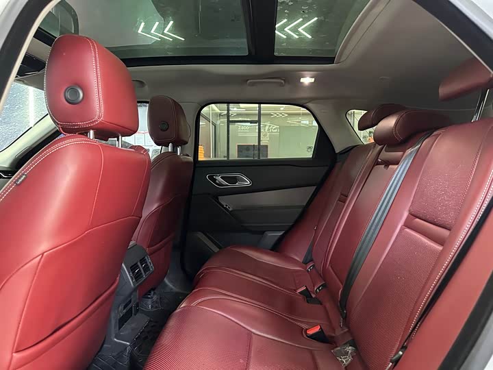 Фото 9 - Land Rover Range Rover Velar