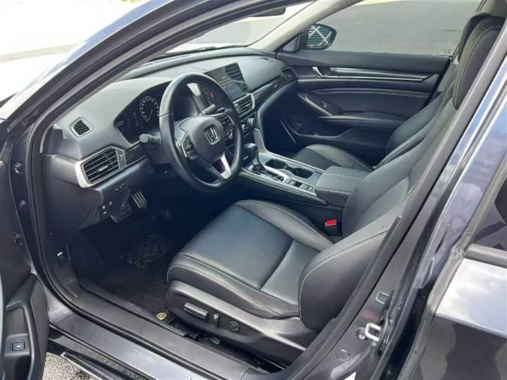 Фото 5 - Honda Accord