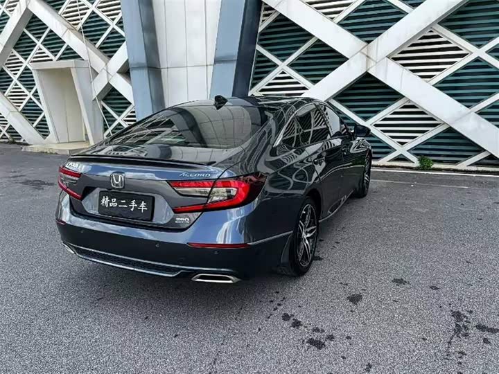 Фото 9 - Honda Accord