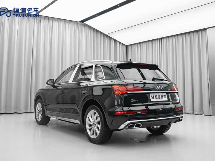 Фото 6 - Audi Q5L