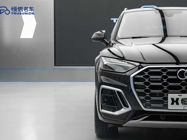 Фото 8 - Audi Q5L