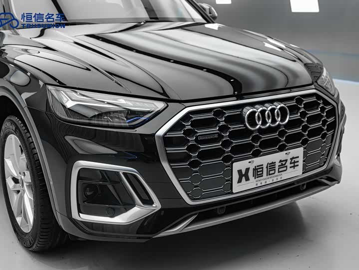 Фото 9 - Audi Q5L