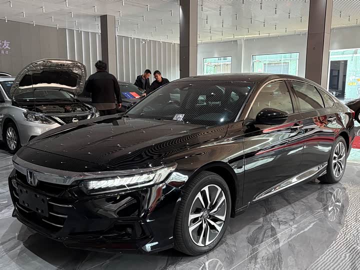 Фото 2 - Honda Accord