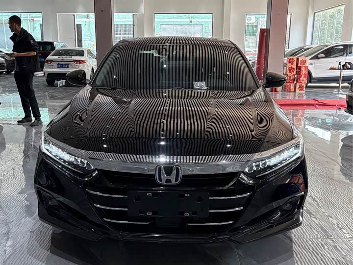 Фото 3 - Honda Accord