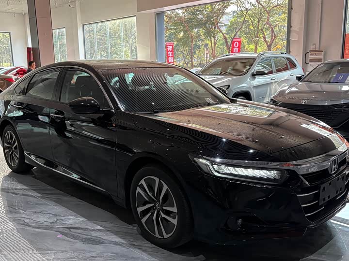 Фото 4 - Honda Accord