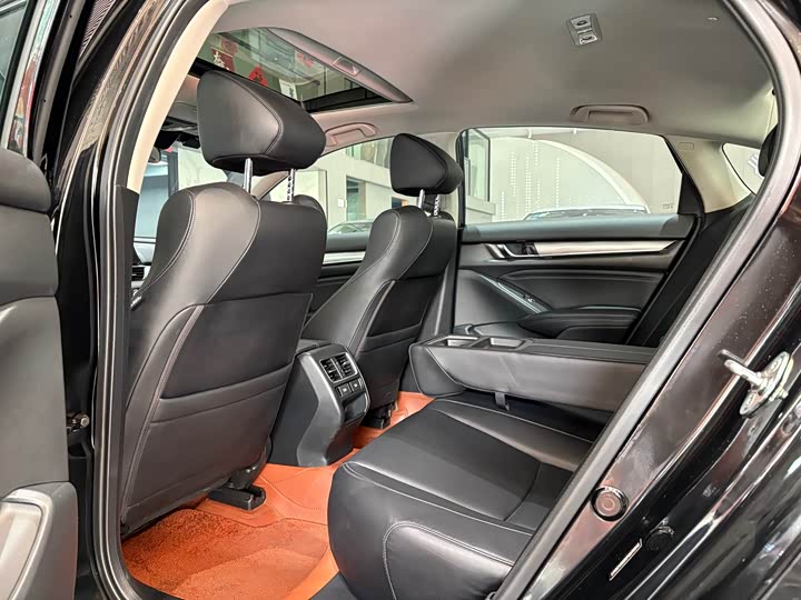 Фото 6 - Honda Accord