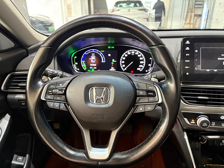 Фото 8 - Honda Accord