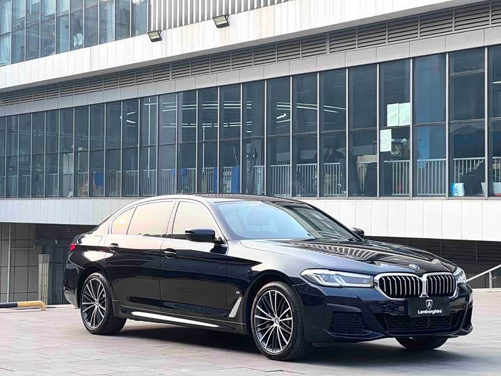 Фото 3 - BMW 5 Series