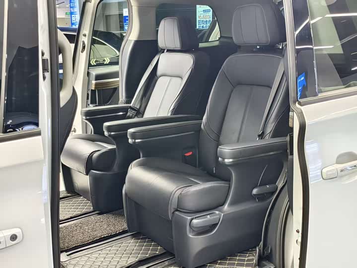 Фото 7 - GAC Trumpchi M8