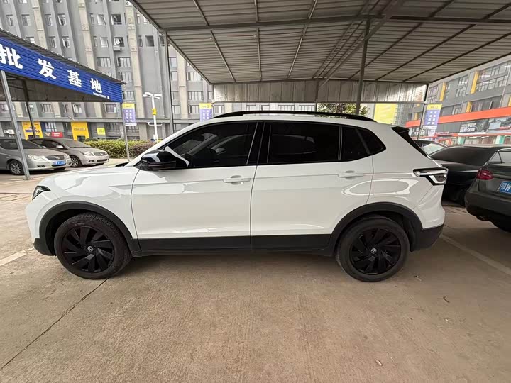 Фото 3 - Volkswagen Tharu