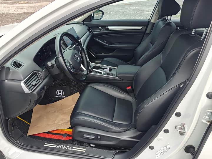 Фото 7 - Honda Accord