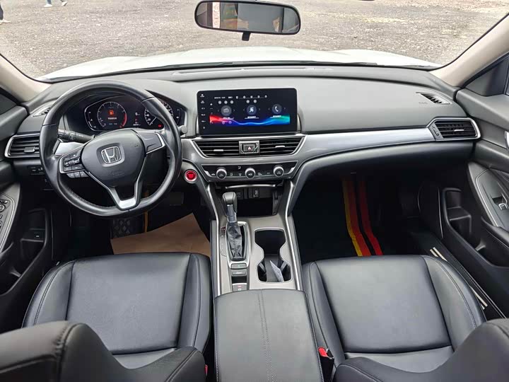 Фото 9 - Honda Accord