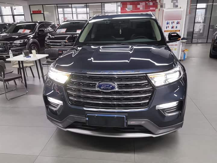 Фото 3 - Ford Explorer