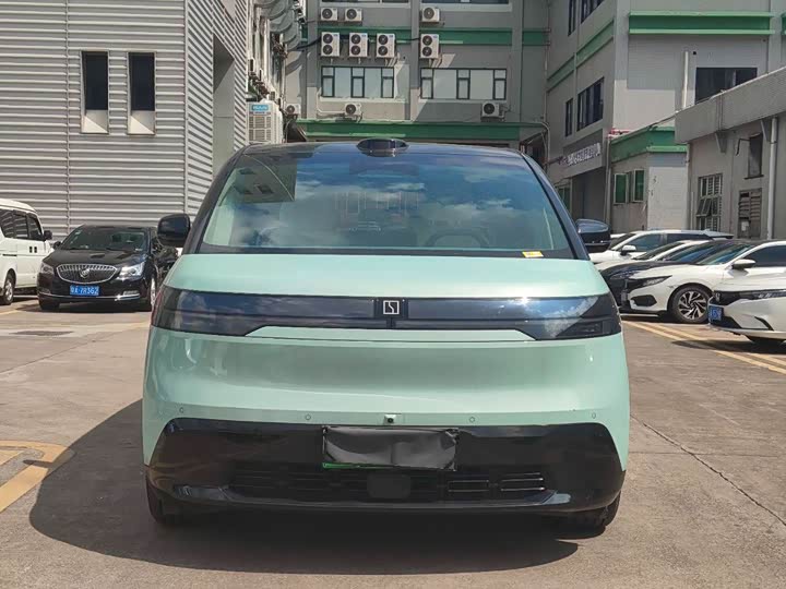 Фото 2 - Zeekr Mix