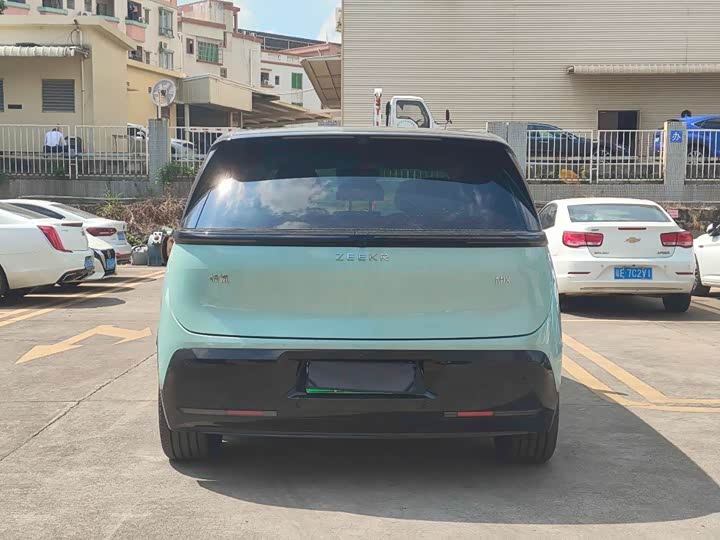 Фото 5 - Zeekr Mix