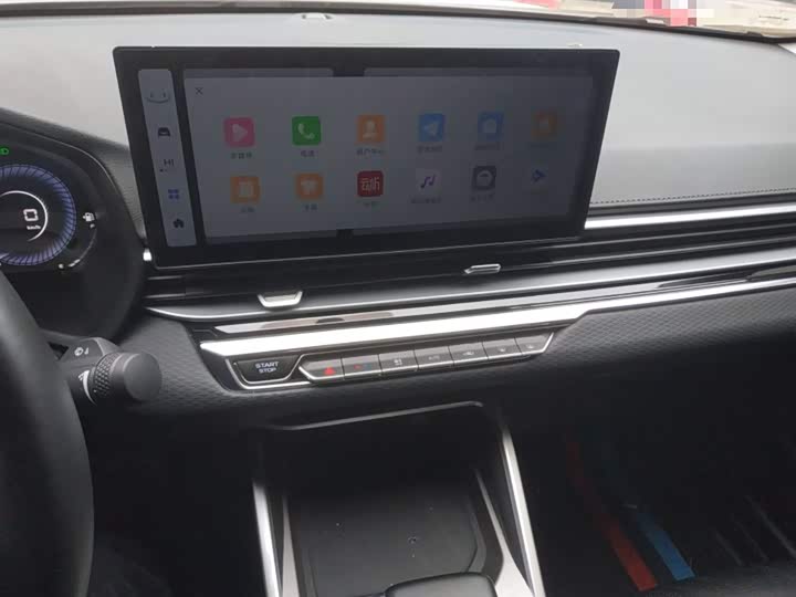 Фото 6 - Geely Emgrand