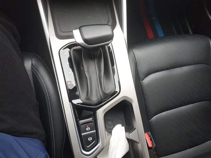 Фото 7 - Geely Emgrand