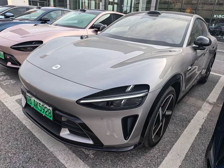 Фото 1 - Xiaomi YU7