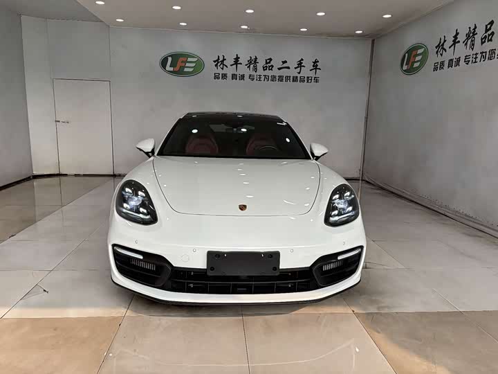 Фото 2 - Porsche Panamera