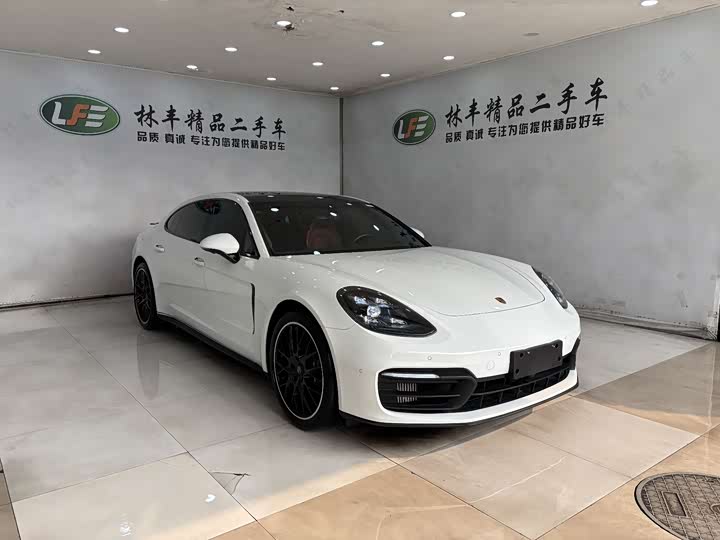 Фото 3 - Porsche Panamera