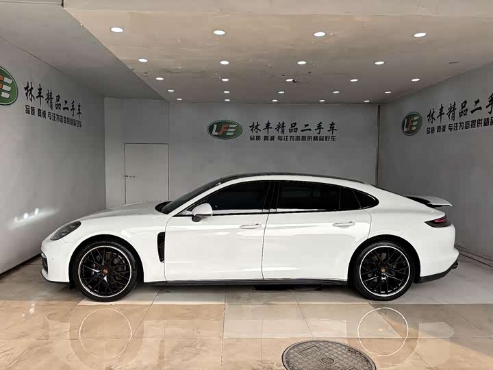 Фото 4 - Porsche Panamera