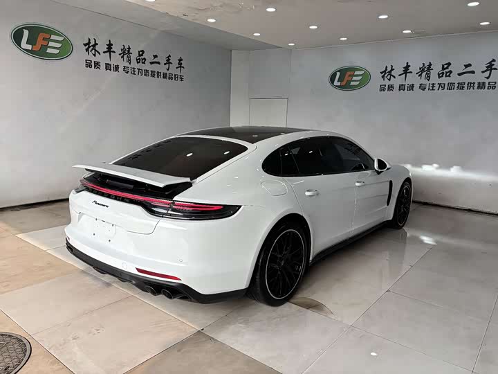 Фото 5 - Porsche Panamera