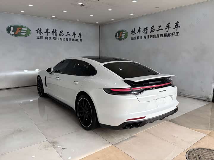 Фото 7 - Porsche Panamera