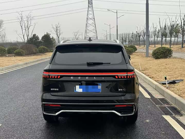 Фото 8 - Geely Monjaro