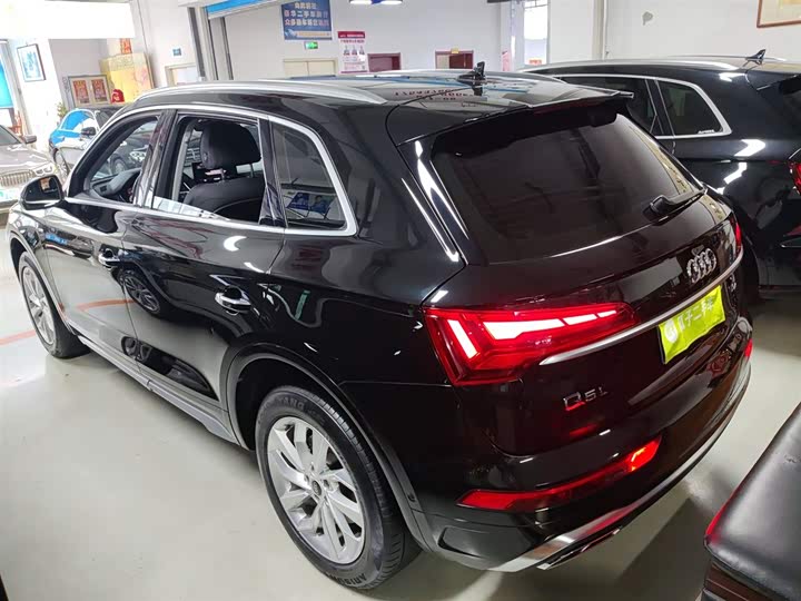 Фото 5 - Audi Q5L