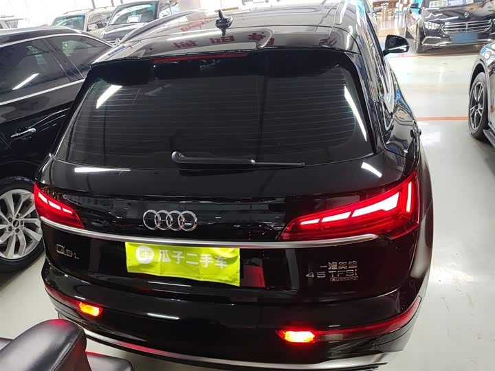 Фото 6 - Audi Q5L