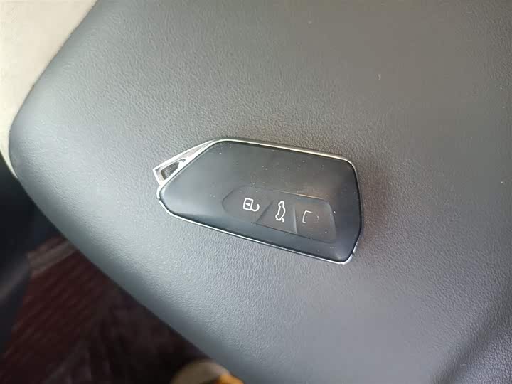 Фото 9 - Volkswagen ID.6 Crozz