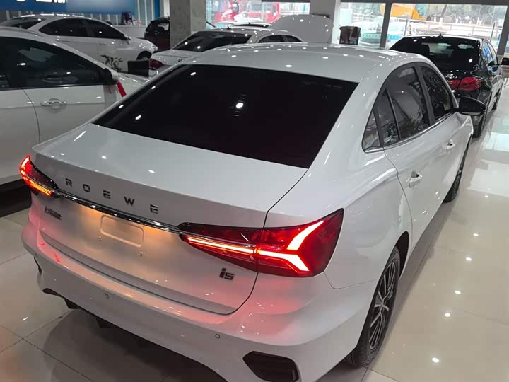 Фото 7 - Roewe i5