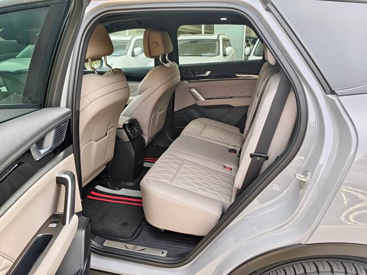 Фото 7 - BYD Tang Hybrid/EV