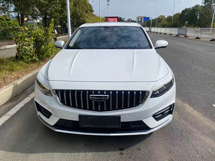 Фото 2 - Geely Preface