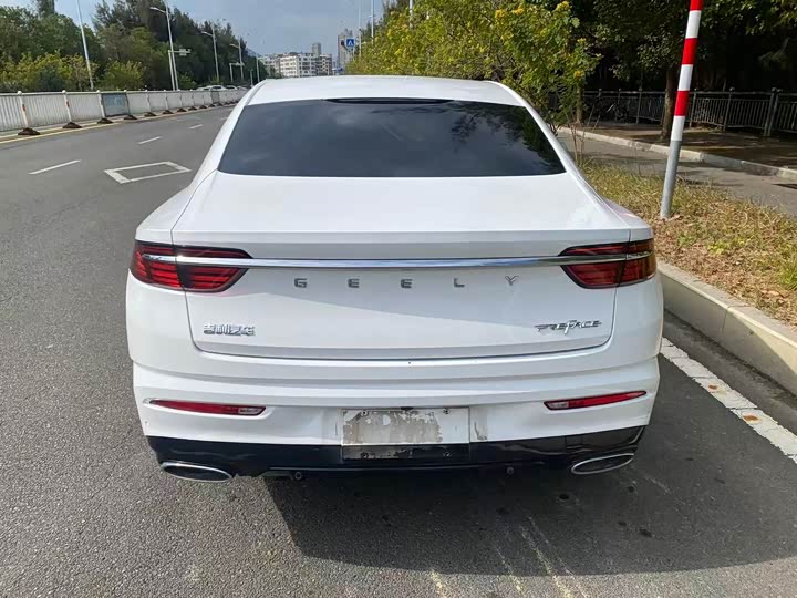 Фото 8 - Geely Preface