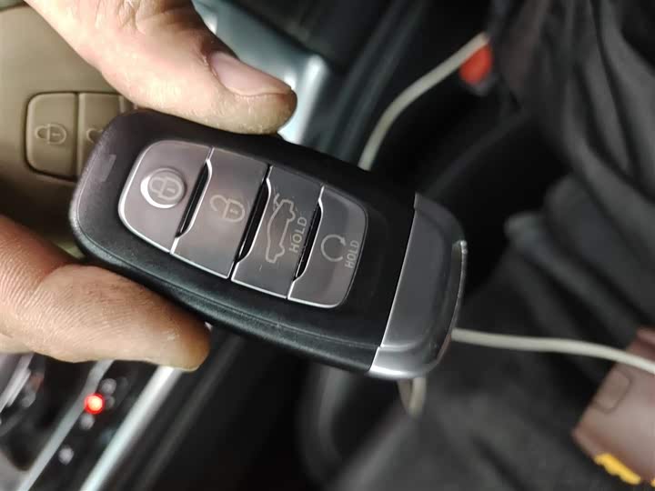 Фото 9 - Hongqi H9