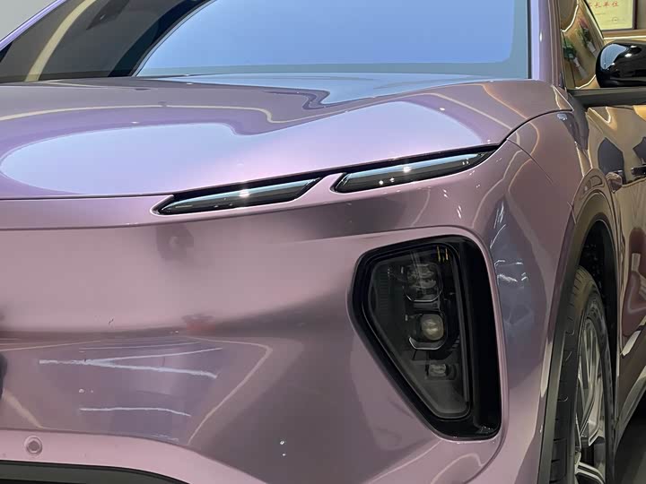 Фото 2 - Nio EC6