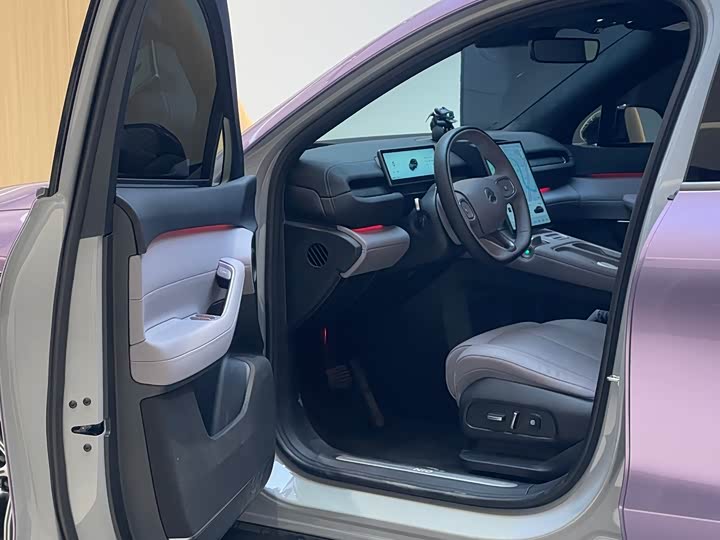 Фото 8 - Nio EC6