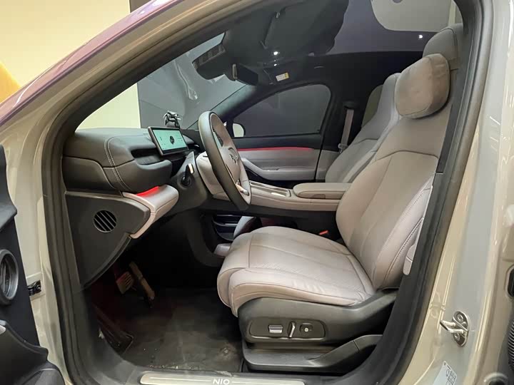 Фото 9 - Nio EC6