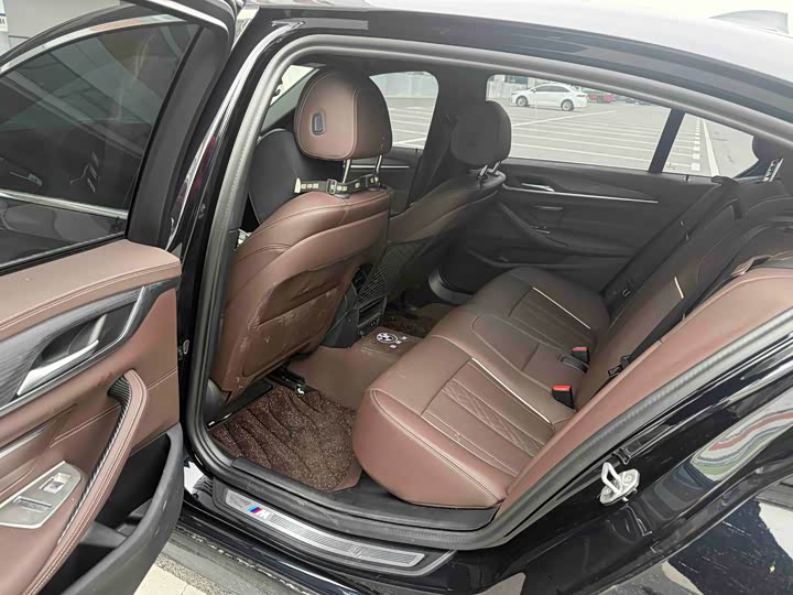 Фото 2 - BMW 5 Series