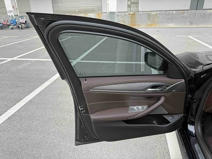 Фото 5 - BMW 5 Series