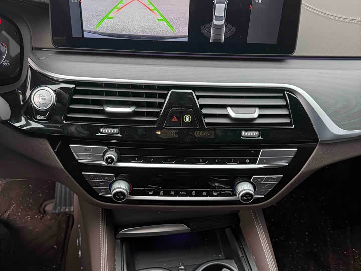 Фото 6 - BMW 5 Series