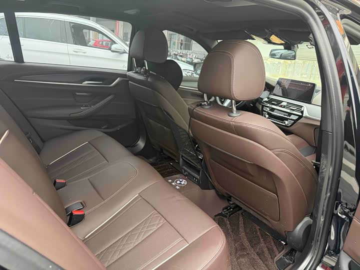 Фото 8 - BMW 5 Series