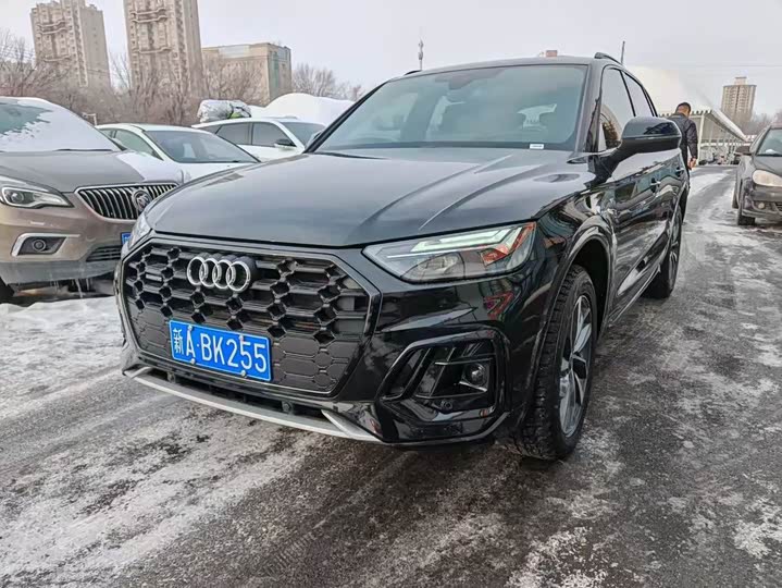 Фото 2 - Audi Q5L