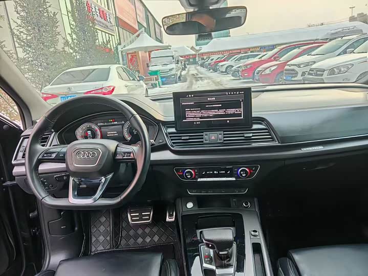 Фото 6 - Audi Q5L